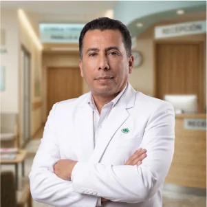 Dr. Víctor Alexis Alcázar Mendoza