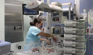 Curso de Cuidados de Enfermería en el Recién Nacido Prematuro Neurodesarrollo en la UCI Neonatal