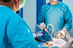 Curso en Salud de Colocación y Manejo de Dispositivos Invasivos en el Paciente Crítico