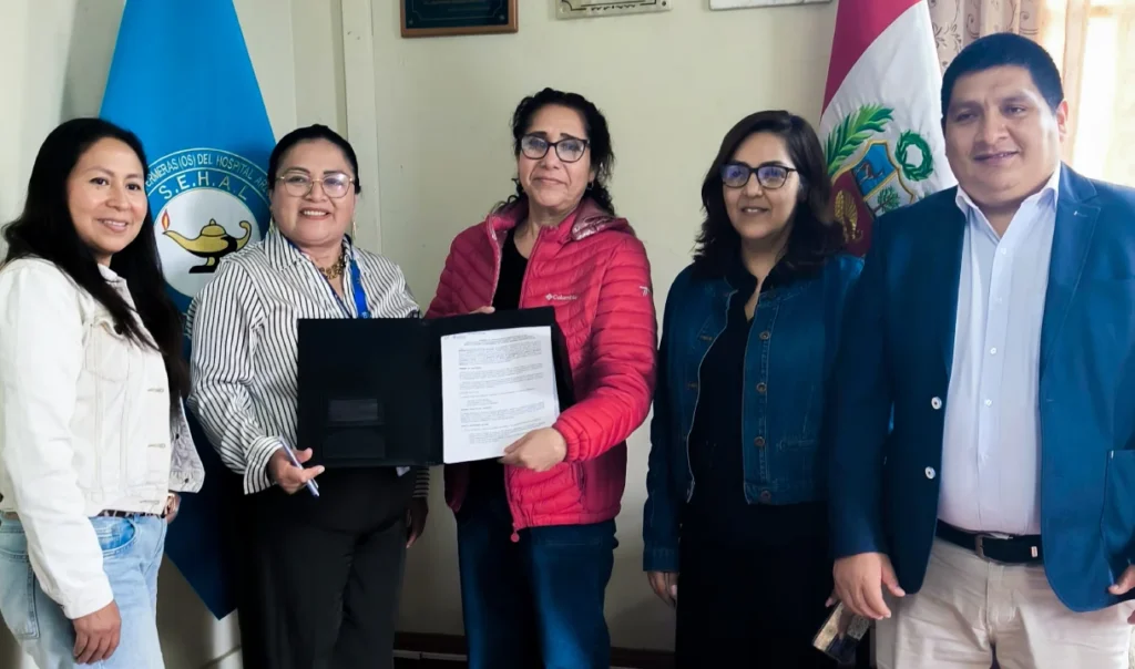 Convenio de Cooperación entre ACIS Especialización y el Sindicato de Enfermeras del Hospital Arzobispo Loayza